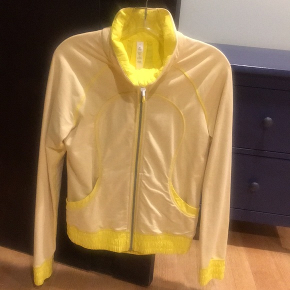 ✨NEW✨WITH NO TAGS Lululemon jacket - Picture 3 of 8